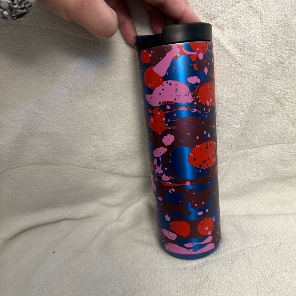 Sold-out Starbucks Cup NWT Holiday 2022 - Picture 2 of 4